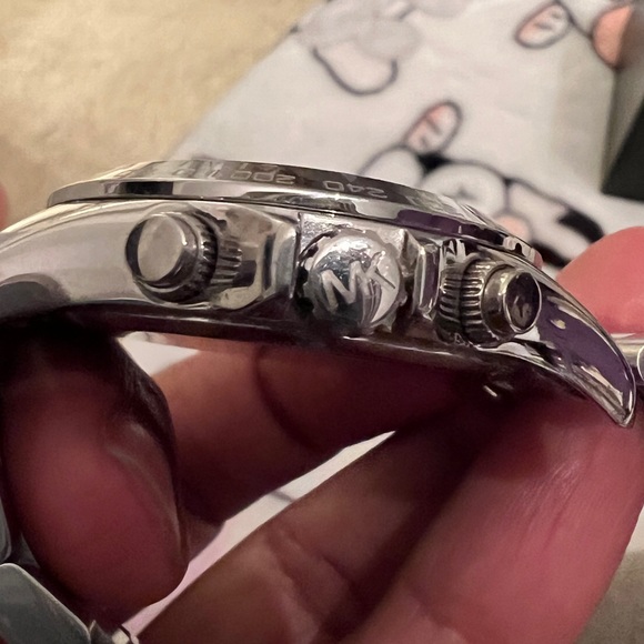 MICHAEL KORS MK5530 Women's 38 mm Layton Silver Tone Crystal Index Watch - Picture 12 of 12